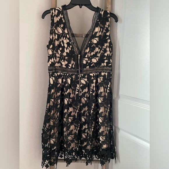 NWT - Romeo & Juliet BLACK/NUDE Floral Eyelet Lace Illusion A-line Mini Dress - Picture 6 of 6